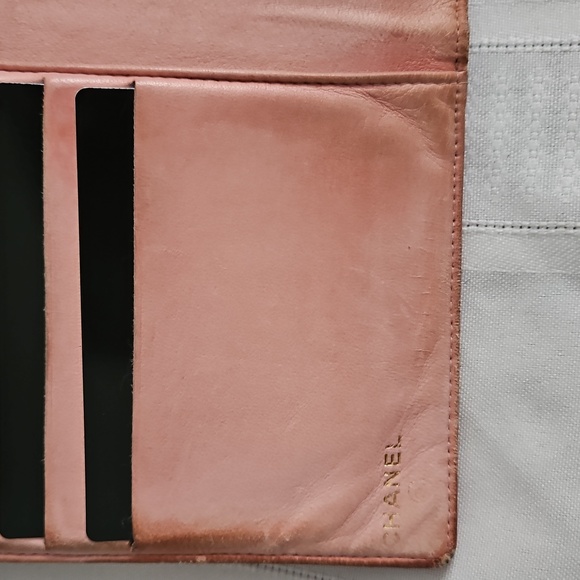 CHANEL Pink Caviar Leather Wallet - Picture 5 of 7